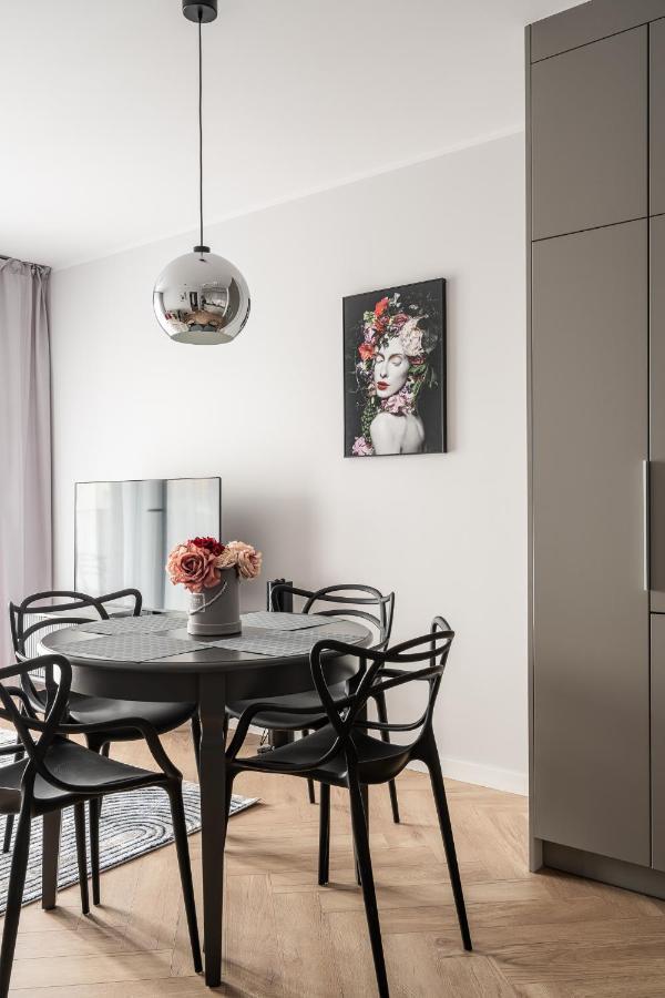 Appartement Rentplanet - Nowa Manufaktura à Wrocław Extérieur photo